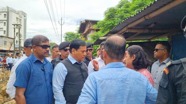 Sarbananda Sonowal takes stock of Countermeasures against Artificial Flood in Dibrugarh